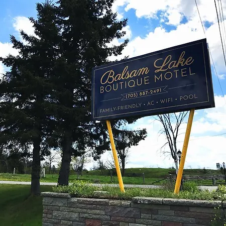 Balsam Lake Boutique Motel-3